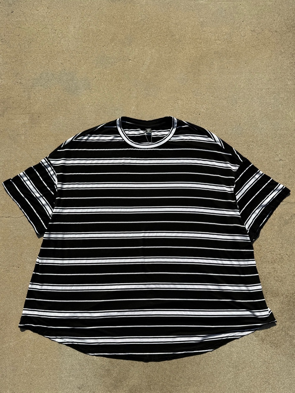 SHEIN Black & White Horizontal Stripe Short Sleeve Tee